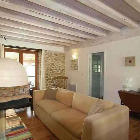 In France With Covered Terrace * Roussines