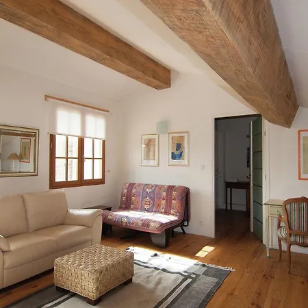 In France With Covered Terrace Semesterbostad Roussines