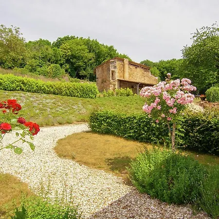 Holiday home Spacious With Heated Pool Roussines