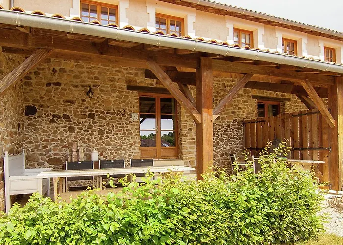 Сasa de vacaciones In France With Covered Terrace *