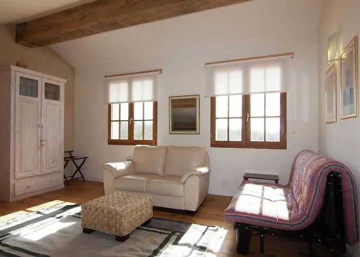 Сasa de vacaciones In France With Covered Terrace *