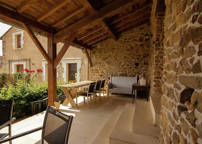 Сasa de vacaciones In France With Covered Terrace *