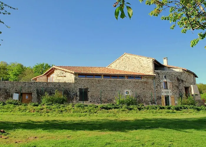 Сasa de vacaciones In France With Covered Terrace *