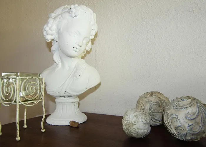 Сasa de vacaciones In France With Covered Terrace Roussines